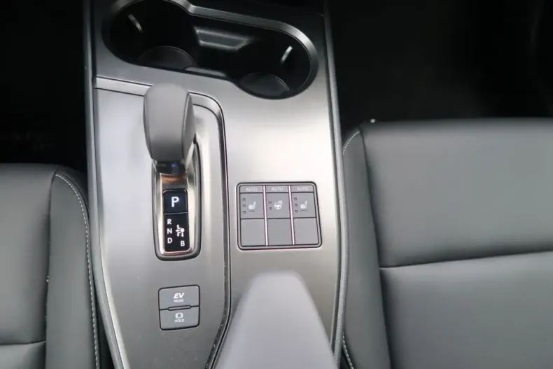 Lexus UX din 2024 cu 8.000 km - oferta LEX107248 - foto 17