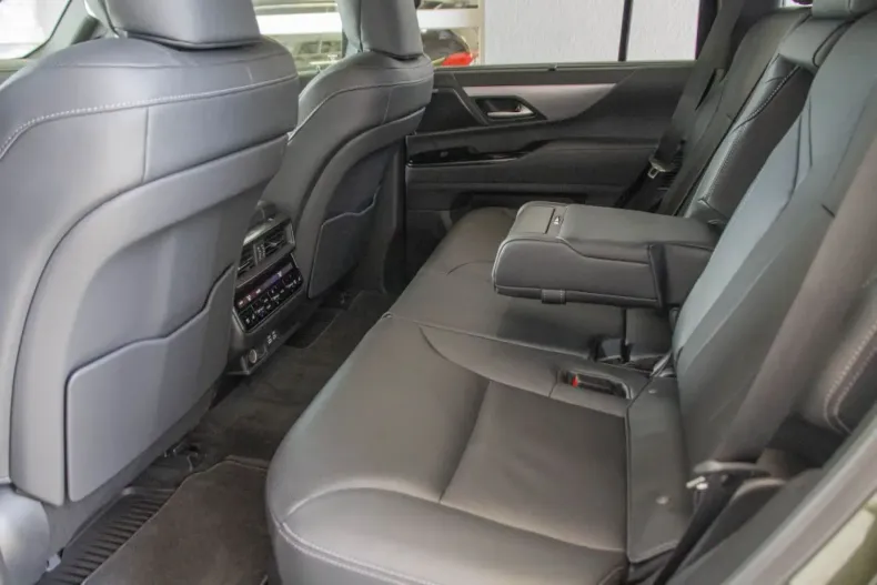 Lexus LX 600 din 2024 cu 14.800 km - oferta LEX107249 - foto 17