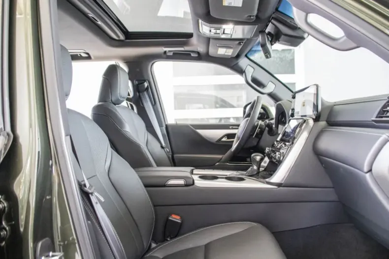 Lexus LX 600 din 2024 cu 14.800 km - oferta LEX107249 - foto 30