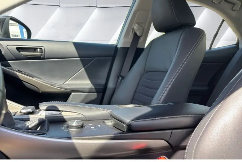 Lexus IS 300 din 2020 cu 44.500 km - oferta LEX107253 - foto 11