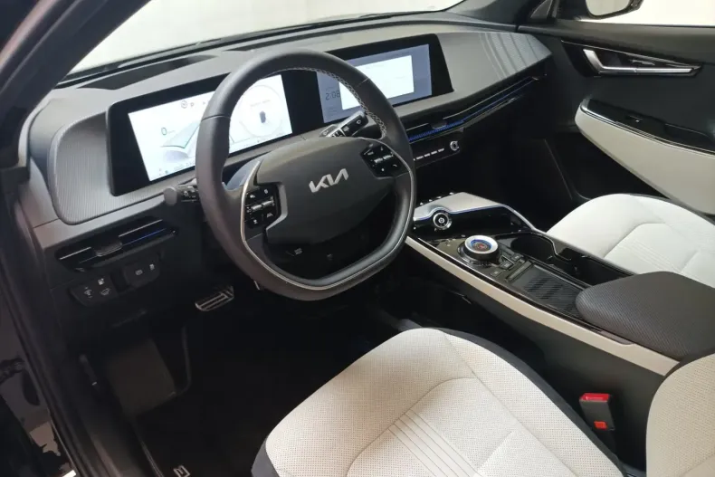 Kia EV6 din 2024 cu 15.001 km - oferta KIA107255 - foto 8