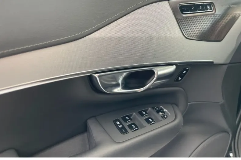 Volvo XC90 din 2024 cu 16.395 km - oferta VOL107256 - foto 13