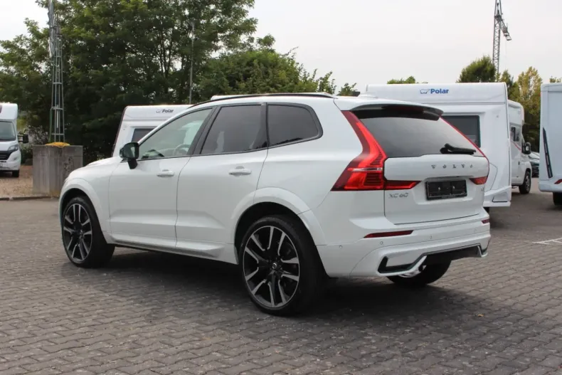 Volvo XC60 din 2024 cu 26.200 km - oferta VOL107259 - foto 2