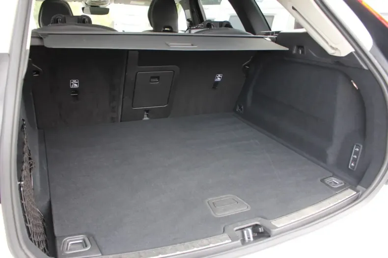 Volvo XC60 din 2024 cu 26.200 km - oferta VOL107259 - foto 5