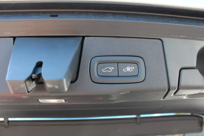 Volvo XC60 din 2024 cu 26.200 km - oferta VOL107259 - foto 7