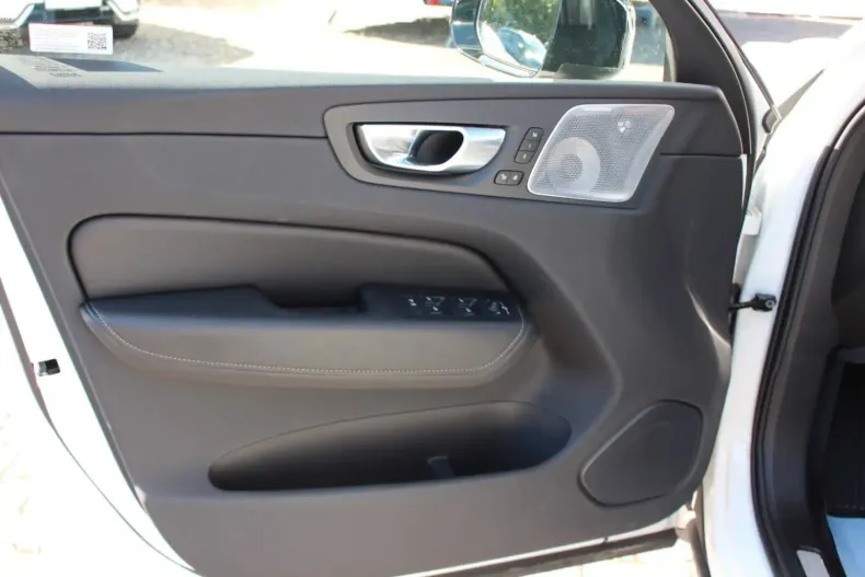 Volvo XC60 din 2024 cu 26.200 km - oferta VOL107259 - foto 14