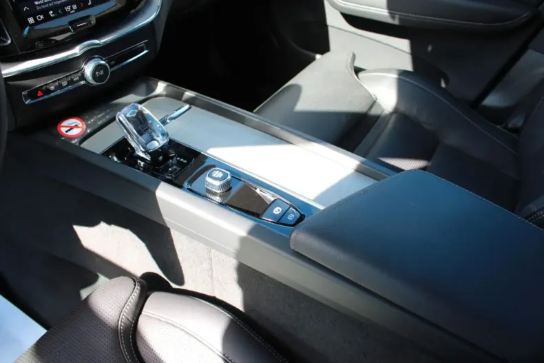 Volvo XC60 din 2024 cu 26.200 km - oferta VOL107259 - foto 16