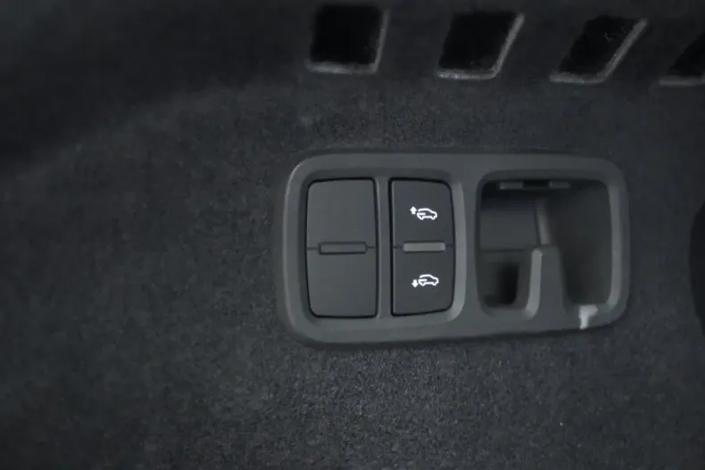 Audi Q8 din 2024 cu 38.000 km - oferta AUD107265 - foto 46