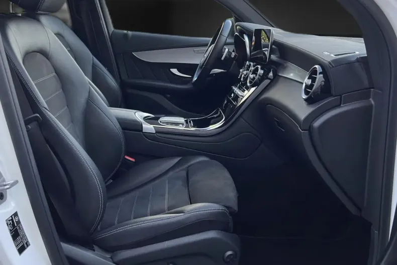 Mercedes-Benz GLC 200 din 2022 cu 63.170 km - oferta MER107272 - foto 16