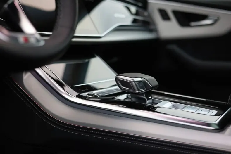 Audi Q8 din 2024 cu 14.950 km - oferta AUD107276 - foto 27