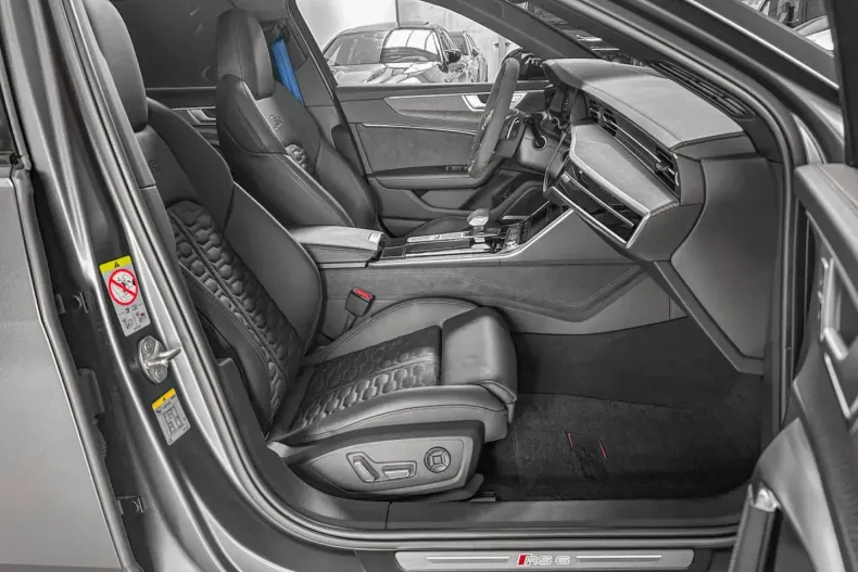 Audi RS6 din 2023 cu 39.700 km - oferta AUD107292 - foto 19