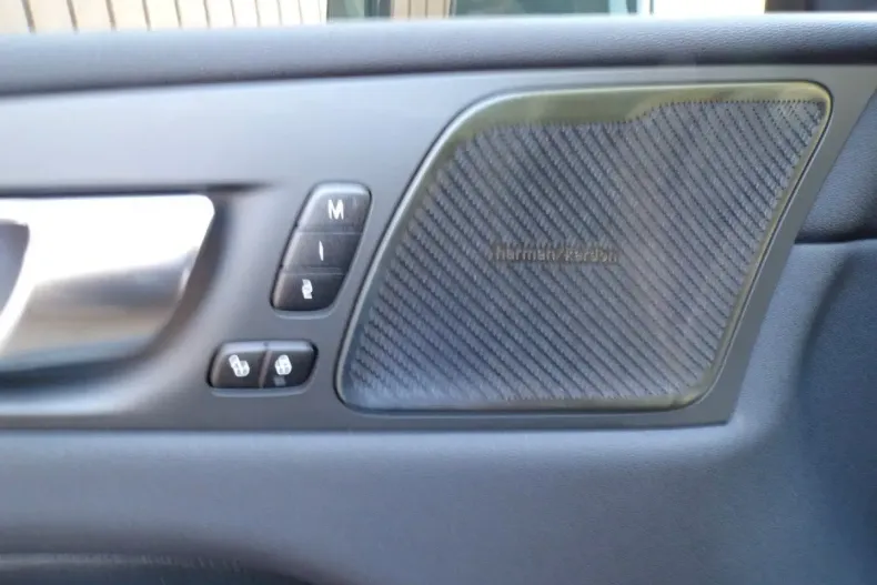 Volvo XC60 din 2022 cu 105.000 km - oferta VOL107297 - foto 13