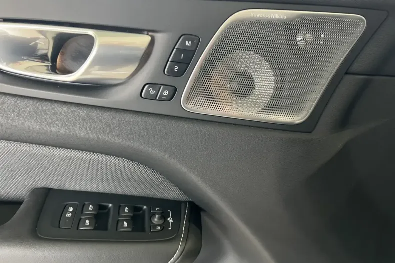 Volvo XC60 din 2024 cu 18.019 km - oferta VOL107298 - foto 21