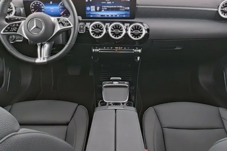 Mercedes-Benz A 200 din 2024 cu 13.000 km - oferta MER107321 - foto 5