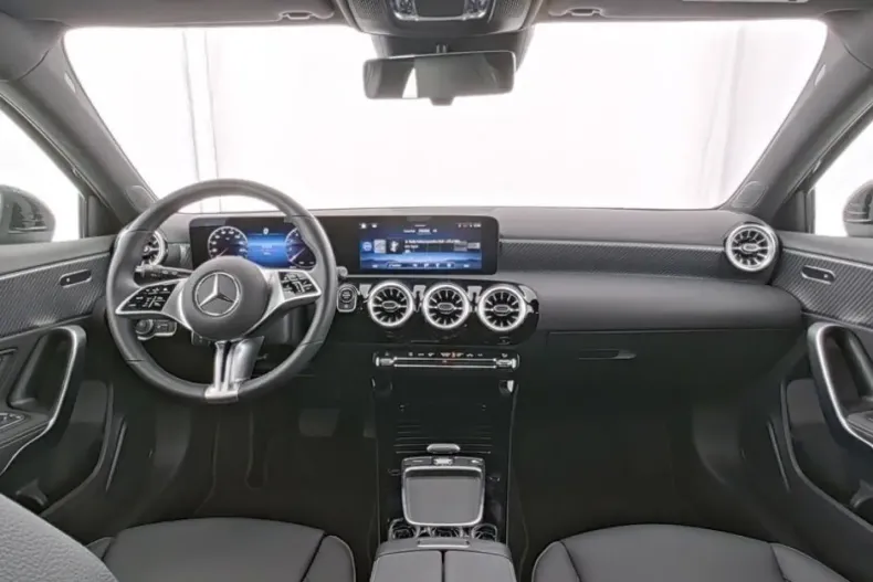 Mercedes-Benz A 200 din 2024 cu 13.000 km - oferta MER107321 - foto 7