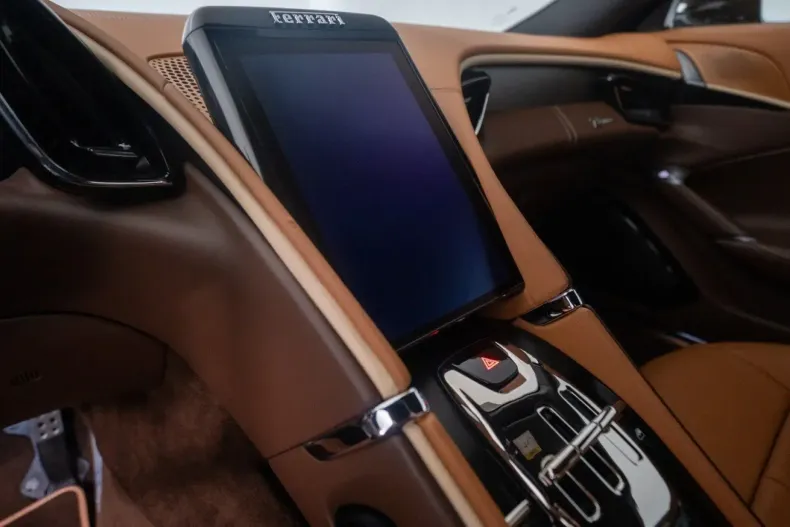 Ferrari Roma din 2021 cu 11.300 km - oferta FER107322 - foto 14