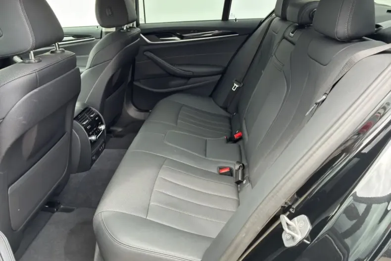 BMW 530 din 2022 cu 48.350 km - oferta BMW107323 - foto 8