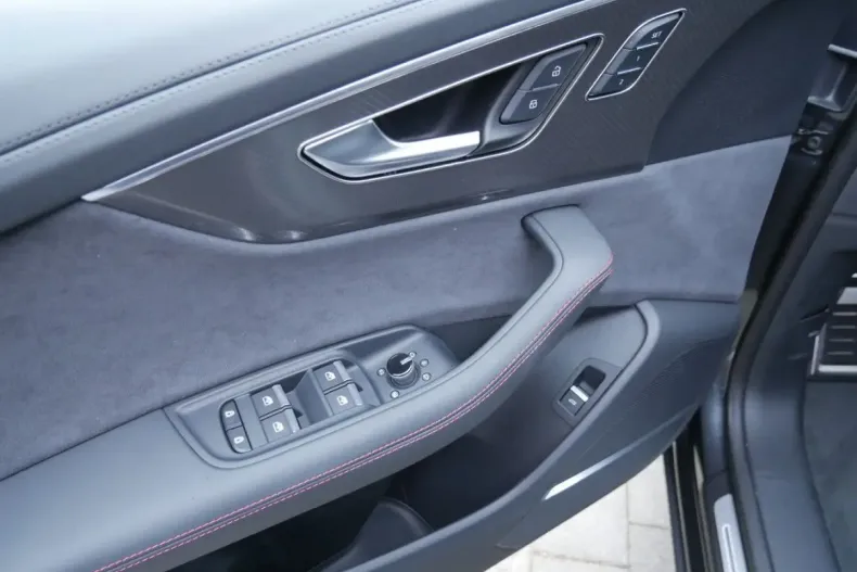 Audi RSQ8 din 2024 cu 6.500 km - oferta AUD107329 - foto 10