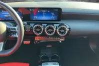 Mercedes-Benz CLA 220 din 2023 cu 13.569 km - oferta MER107334 - foto 14