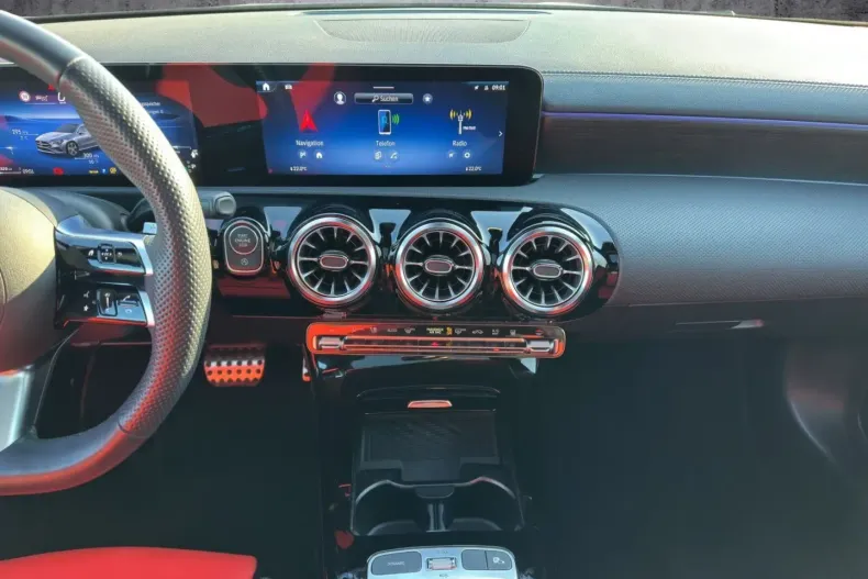 Mercedes-Benz CLA 220 din 2023 cu 13.569 km - oferta MER107334 - foto 14