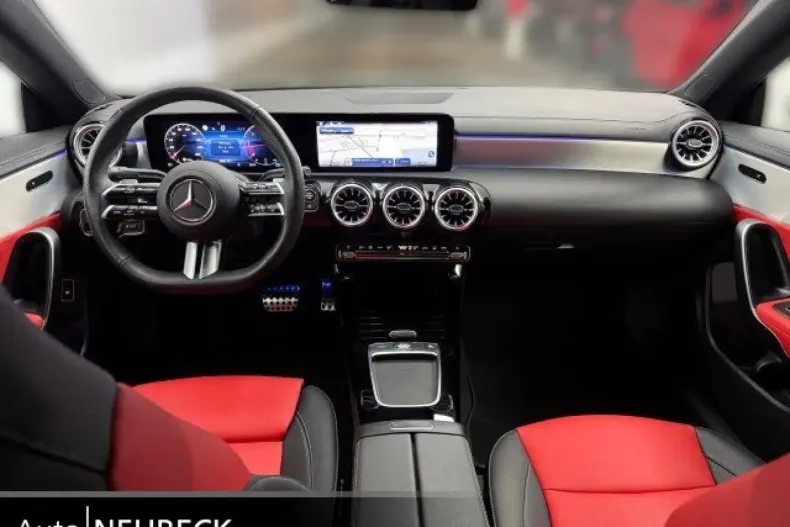 Mercedes-Benz CLA 220 din 2024 cu 19.750 km - oferta MER107336 - foto 18