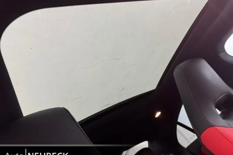 Mercedes-Benz CLA 220 din 2024 cu 19.750 km - oferta MER107336 - foto 26