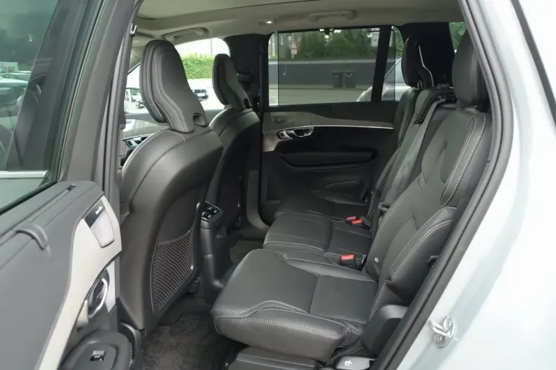 Volvo XC90 din 2024 cu 17.973 km - oferta VOL107342 - foto 14