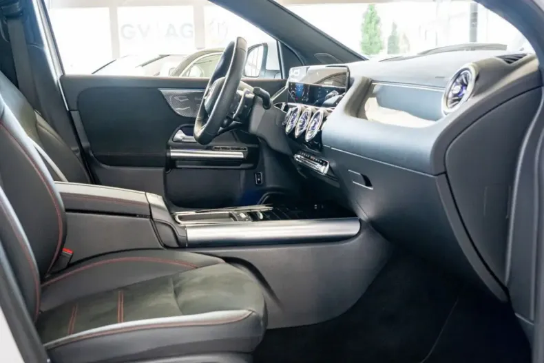 Mercedes-Benz GLA 35 AMG din 2024 cu 10.448 km - oferta MER107344 - foto 2