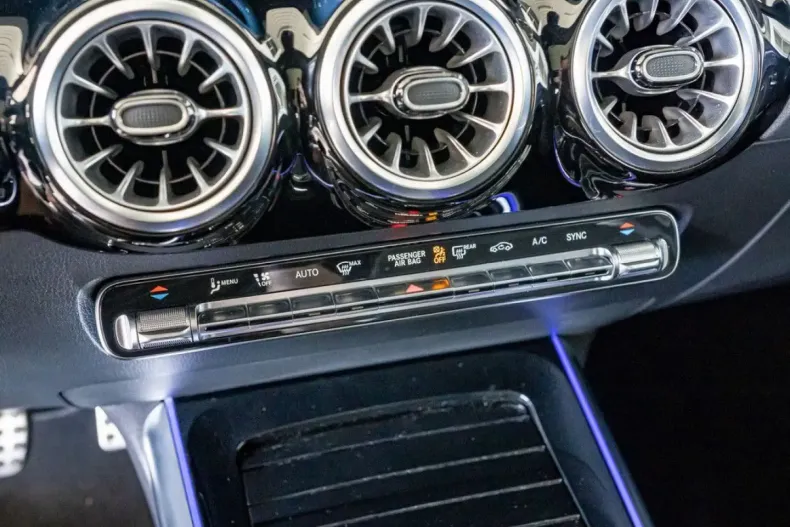 Mercedes-Benz GLA 35 AMG din 2024 cu 10.448 km - oferta MER107344 - foto 9