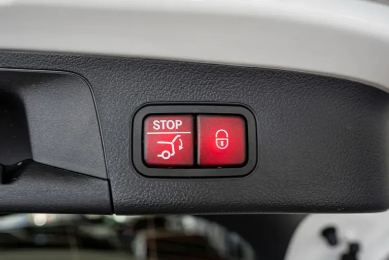 Mercedes-Benz GLA 35 AMG din 2024 cu 10.448 km - oferta MER107344 - foto 19