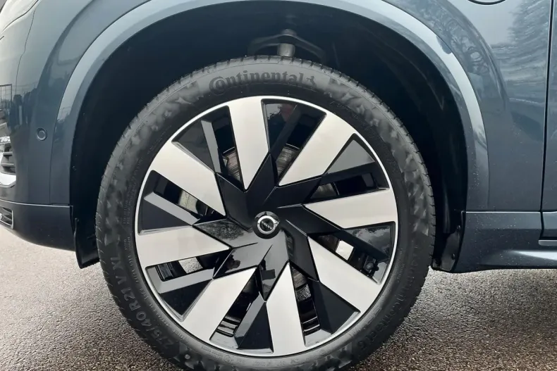 Volvo XC90 din 2024 cu 24.000 km - oferta VOL107345 - foto 2