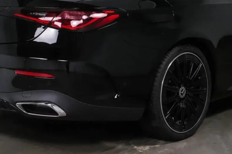 Mercedes-Benz CLE 300 din 2024 cu 8.121 km - oferta MER107348 - foto 4