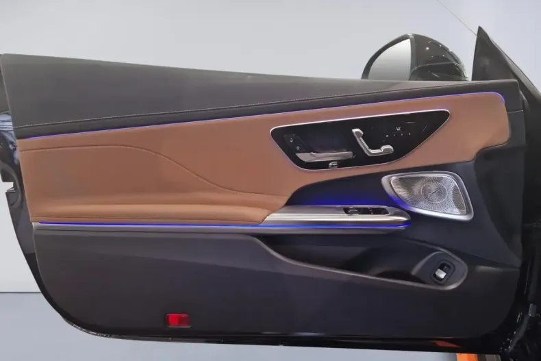 Mercedes-Benz CLE 300 din 2024 cu 12.704 km - oferta MER107352 - foto 12