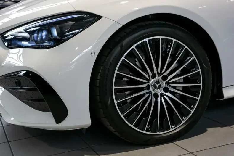 Mercedes-Benz CLE 200 din 2024 cu 10.648 km - oferta MER107355 - foto 3