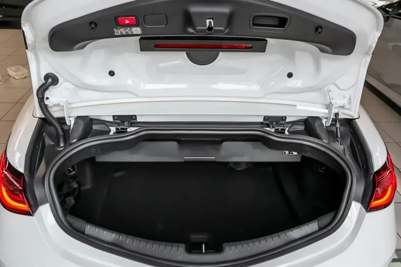 Mercedes-Benz CLE 200 din 2024 cu 10.648 km - oferta MER107355 - foto 10