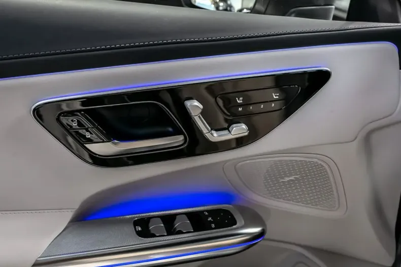 Mercedes-Benz CLE 200 din 2024 cu 10.648 km - oferta MER107355 - foto 11