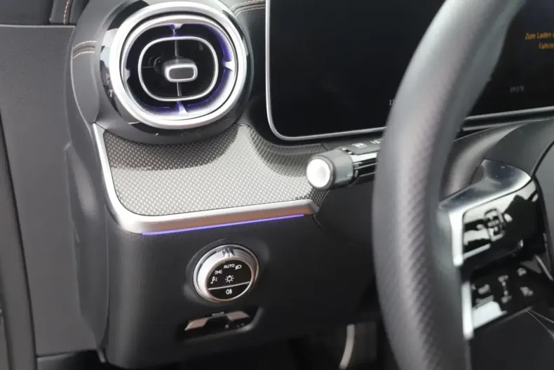 Mercedes-Benz CLE 200 din 2024 cu 12.778 km - oferta MER107360 - foto 7