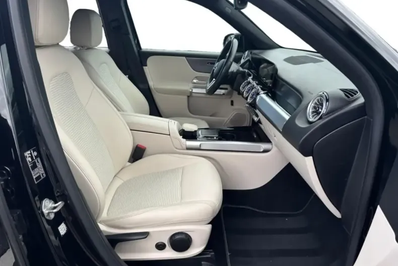 Mercedes-Benz GLB 200 din 2022 cu 74.452 km - oferta MER107364 - foto 3