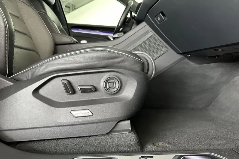 Volkswagen Touareg din 2021 cu 74.990 km - oferta VOL107372 - foto 17