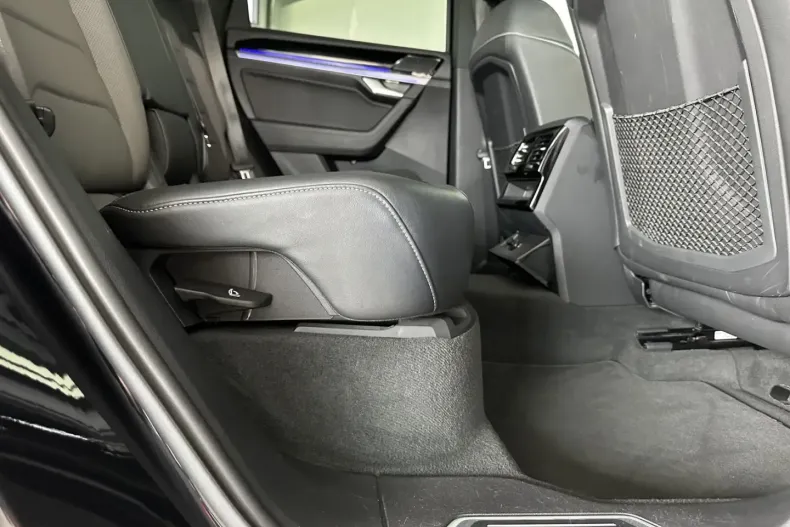 Volkswagen Touareg din 2021 cu 74.990 km - oferta VOL107372 - foto 18