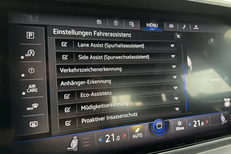 Volkswagen Touareg din 2021 cu 74.990 km - oferta VOL107372 - foto 27