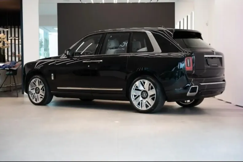 Rolls-Royce Cullinan din 2024 cu 6.000 km - oferta ROL107374 - foto 2