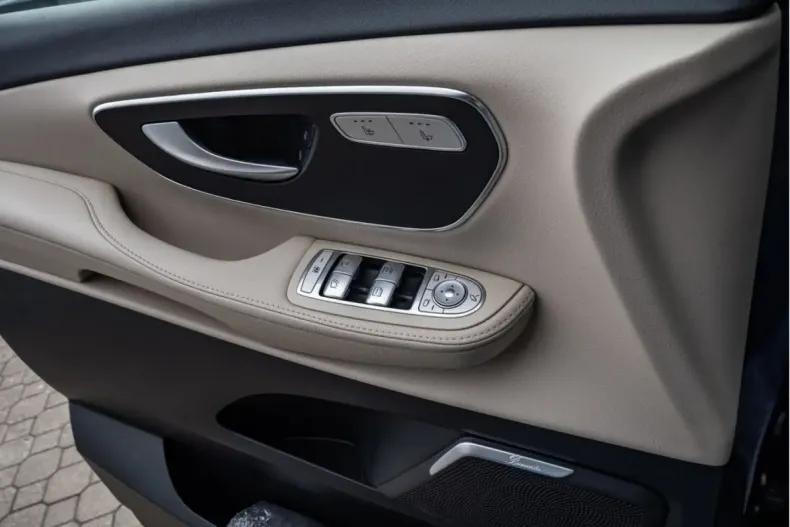 Mercedes-Benz V 300 din 2023 cu 62.534 km - oferta MER107379 - foto 24