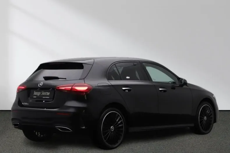 Mercedes-Benz A 250 din 2024 cu 12.345 km - oferta MER107380 - foto 4