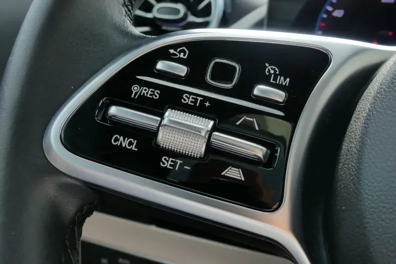 Mercedes-Benz GLA 220 din 2023 cu 33.660 km - oferta MER107381 - foto 23