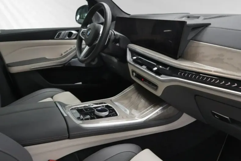 BMW X7 din 2024 cu 11.700 km - oferta BMW107388 - foto 3