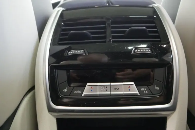 BMW X7 din 2024 cu 11.700 km - oferta BMW107388 - foto 8