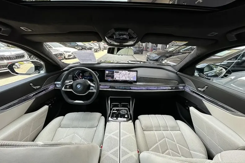 BMW 750 din 2023 cu 23.560 km - oferta BMW107391 - foto 24