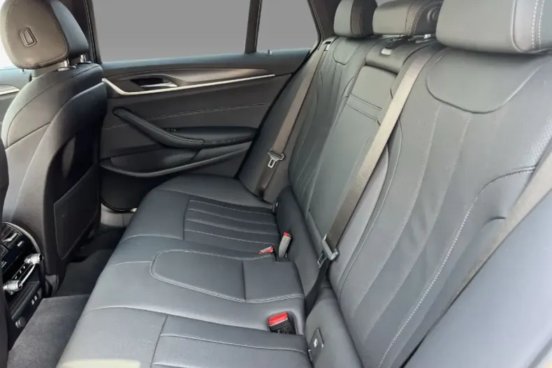 BMW 530 din 2022 cu 39.907 km - oferta BMW107405 - foto 11