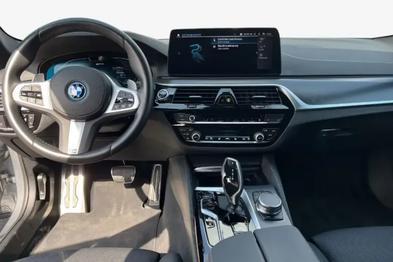 BMW 530 din 2022 cu 39.907 km - oferta BMW107405 - foto 13